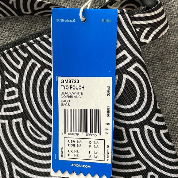 BNWT Adidas crossbody/waist pouch - Picture 4 of 7